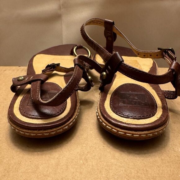 Frye Mary Harness Leather t strap Sandals 8.5 Brown Flat Thong Ring bohemian - Picture 8 of 10